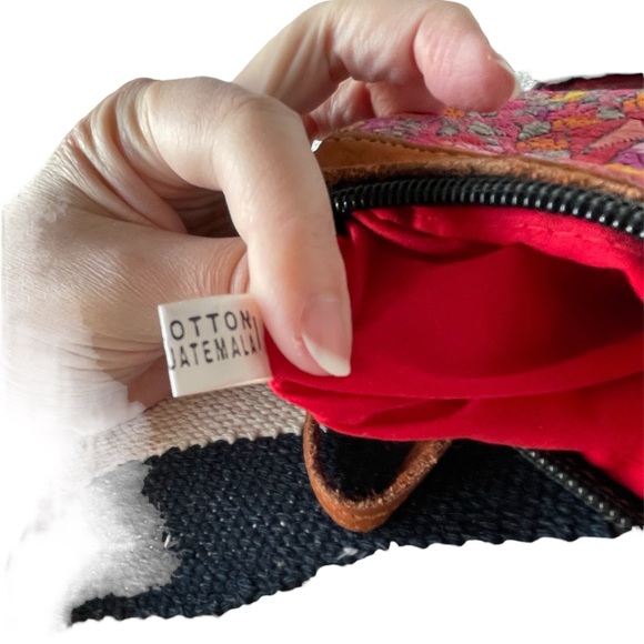 Handmade Guatemalan Wristlet - Picture 6 of 6